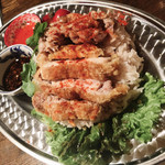 무코쿠세키 푸도 앤도 바 에토와루 - カオマンガイ ハーフ&ハーフ 1000円