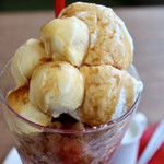 ロージーティーハウス - アイスクリームと生クリームがたっぷり