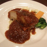 GARB Tokyo - ガーブランチ、豚バラ肉のトマト煮込みエビス風味