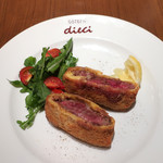 OSTERIA dieci - 厚切りミラノ風カツレツ