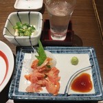 Komahachi - 赤貝、純米酒、お通し。