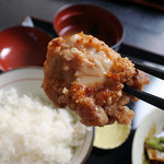 お食事＆居酒屋　としちゃん - 鶏の唐揚げ定食（7個）690円税込