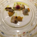 レストラン コバヤシ - 鹿島産ハマグリとアイルランド産ムール貝の冷製白ワイン蒸し