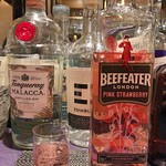 The Cocktail Shop - BEEFEATER PINK STRAWBERRY（ストレート → ロック）