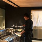 焼き鳥 とりら - 鍋の準備