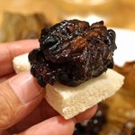 チプーン - ヴィーガンチキンの蓮の葉蒸し