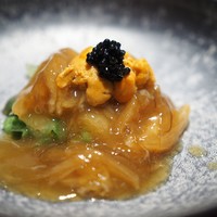 4000 Chinese Restaurant - モウカザメのフカヒレ姿煮　紹興酒入り白湯煮込み　雲丹　キャビア