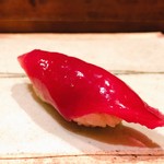 一心鮨 光洋 - 塩で締めたマグロ