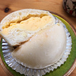 ブレッディオ - 黄色味のクリームパン