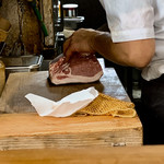 とんかつ しお田 - 塊り肉からカットしてた