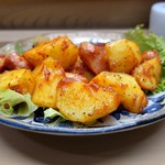 家庭料理 小川 - 大山ソーセージポテトカレー炒め