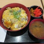 Enya Fujisan Keiran - 炙り鳥親子丼　お新香味噌汁セット