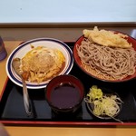 名代 富士そば - ミニひれカレーかつ丼セット。イカ天トッピング。