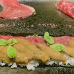 黒毛和牛専門店 ステーキモンスター - 神戸牛の炙り寿司3貫
