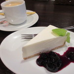 ジュイップ - 追加でレアチーズケーキとコーヒー
