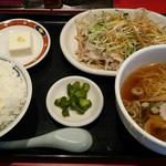 珍来 - 豚しゃぶサラダ定食(850円) ライス大盛り(無料)