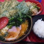 家系総本山 ラーメン 吉村家 - ラーメン並＋海苔＋野菜畑＋ライス