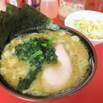 どんとこい家 - ラーメン700円(麺柔らかめ)、ねぎめし（モーニングサービス）