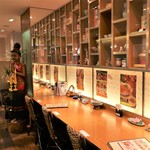 チャンパーカフェ - 店内。カウンター席。