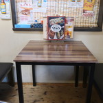 Takoyaki Tenkamusou - テーブル席