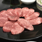 炭火焼肉の店 炭角 - タン(塩かレモンダレ)