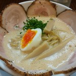 ラーメン家 みつ葉 - 豚CHIKIしょうゆチャーシューメン大盛りup