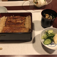 鰻割烹 伊豆栄 本店 - うな重(松)