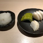 焼鳥 おみ乃 - おろし + 漬物