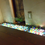 粗肴 - おしゃれなエントランスがお出迎え