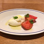 スガハラ - ブッラータチーズのカプレーゼ