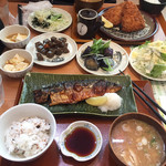 菜々家 - 2019年8月。さばの塩焼き定食とアジフライ定食。