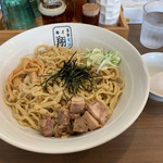 麺屋 翔 - 油そば 特盛 600円
            背脂アリ、ニンニクアリ、生卵