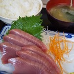 彩 - カツオ刺し定食800円