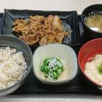 吉野家 - 吉野家 西葛西駅1番街店 牛皿麦とろ御膳 税込630円 ご飯少な目でお願い