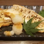 隠れ家個室居酒屋 音音 - 鮭ハラス焼き(790円)