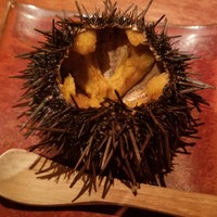 月 - 【焼き物】岩手 種市産 活殻ウニの炭火焼き