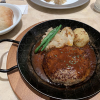 シュタインハウス 銀座店 - ハンバーグ デミグラスソース