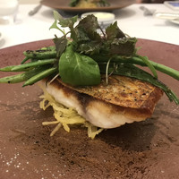 Grand rocher - 真鯛のポワレは、素晴らしい火入れ。