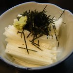 養老乃瀧 - 山芋千切。丁寧に切ってある