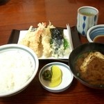 二条 - 天ぷら定食（650円）