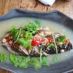 タイ料理店 ルンゴカーニバル - 本日の鮮魚ライム蒸し　1,280円税別