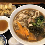 駕籠休み - 8月月替り。海鮮うどんとアイドル天。