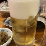 亀松 - 生ビールに氷三個。