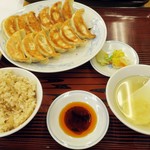 ぎょうざの満洲 - ・「ダブル餃子定食 小ライス(¥593)」