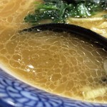 Tonkotsushouyutsubomi - ラーメン 豚めし