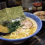 豚骨醤油 蕾 - ラーメン 豚めし