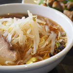 Taipei Hanten - 半ラーメン