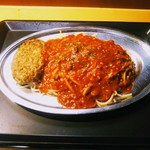 ナポリの殿堂 - ハンバーグミートソーススパゲッティ大盛り！銀皿が良いねえ！