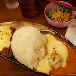 ちぃりんご - ２種合い掛けカレー、チーズトッピング　1,280円