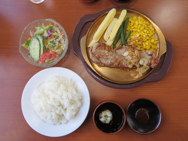 ステーキ サロン アンガス Steak Salon Angus 大入 ステーキ 食べログ